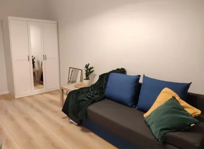 Mieszkanie 40 m2 - 2 oddzielne pokoje zamykane na klucz - miniatura 2