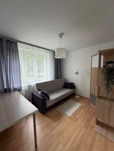3 Pokoje os.Podwawelskie (ul.Komandosów) dla 3 osób - miniatura 4