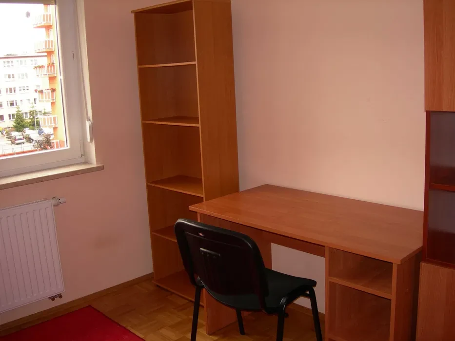 Wynajmę niepalącej studentce lub osobie pracującej jednoosobowy pokój w dwupokojowym mieszkaniu o wysokim standardzie w pobliżu UMK - 1/8