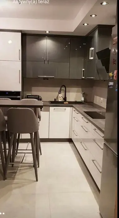 Wynajmę duży pokój z balkonem