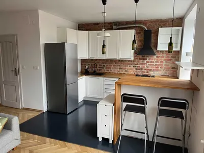 2 pokoje z balkonem i windą na bliskiej Woli 47m2, dostępne od zaraz/ 2room apartment with balcony for rent in Wola district, available immediately - miniatura 4