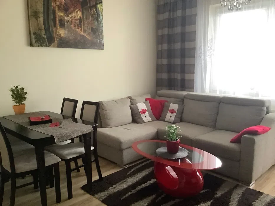 Wynajmę mieszkanie 2 pokojowe M-3 osiedle leśne - 1/8