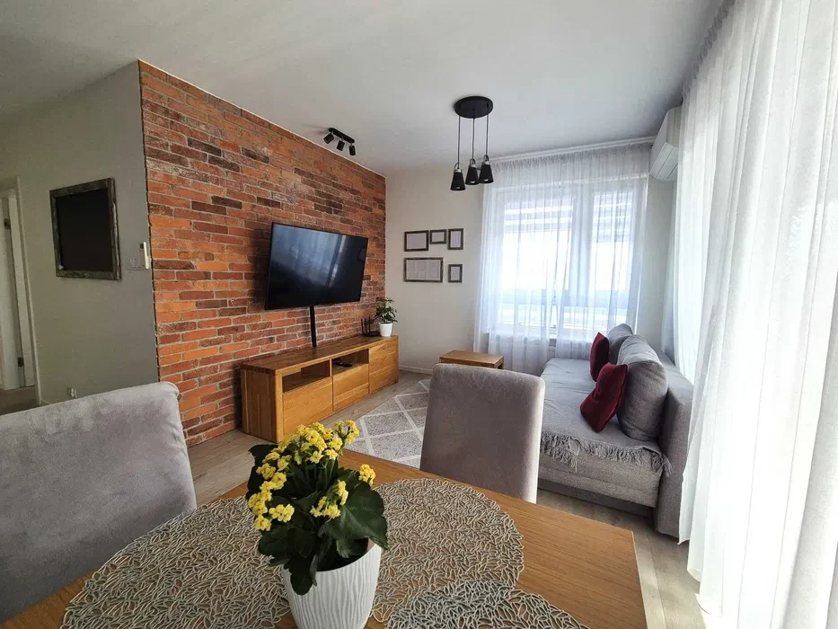 3 pokoje | Metro Księcia Janusza (600m) | Wola | Klimatyzacja | Garaż | Balkon - 1/8