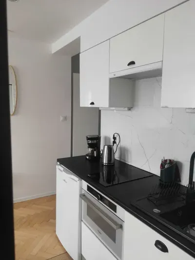 Atrakcyjna kawalerka, w Gdyni przy Parku Cenralnym- wynajem. - miniatura 3