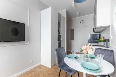 Batorego 33 | Mokotów | Klimatyzacja, balkon, TV | SGH 3 min, metro Pole Mokotowskie 4 | wolne od 01.10 - miniatura 2