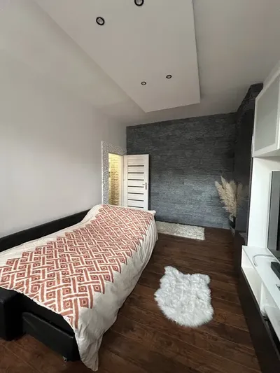 Kawalerka na wynajem 2000 PLN DOSTĘPNA - miniatura 5