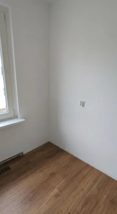 Nowy pokój po remoncie | Katowice, ul. Królowej Jadwigi 8 | Parter, cicho! - miniatura 4
