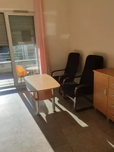 Kawalerka z aneksem kuchennym - miniatura 4