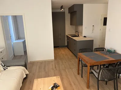 50 m2 ul Stawowa kolo Galerii Bronowice z ogrodkiem i miejscem postojowym - miniatura 5