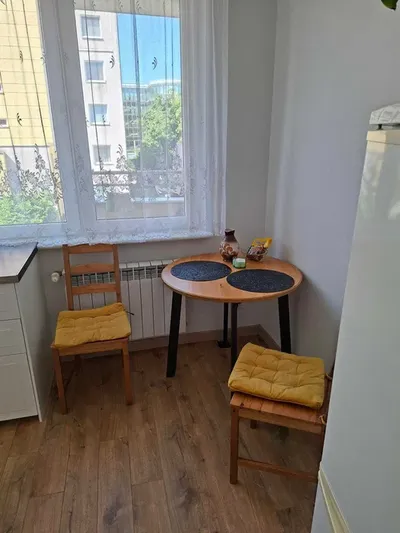 Okazja ! Kawalerka w Gdyni blisko SKM, I p. umeblowana, gotowa do wynajęcia. Łazienka i kuchnia po remoncie - miniatura 5
