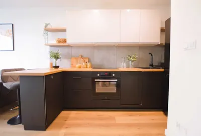 Kawalerka z balkonem w apartamentowcu na starym mieście - miniatura 5