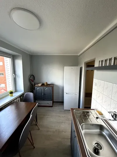Do wynajęcia: Przytulne i gotowe do zamieszkania mieszkanie 44 m² z dużym balkonem - miniatura 4