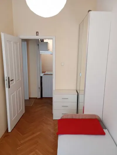 Blisko SKY TOWER i Dworca Głównego (ul. Piłsudskiego) wynajmę studentom/tkom rozkładowe 2-pok. mieszkanie 50 m2 - miniatura 5