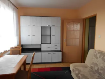 Dwupokojowe-bezpośrednio wynajmę, ul. Felińskiego-Prądnik Czerwony, z osobną kuchnią, oddzielnymi pokojami i dużym balkonem - miniatura 2
