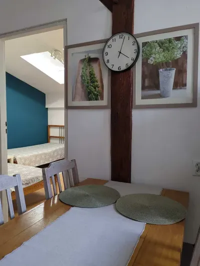 Stare Podgórze: dla 2 osób, trzypokojowe 51 m2, III p., 2800 plus woda i prąd - miniatura 3