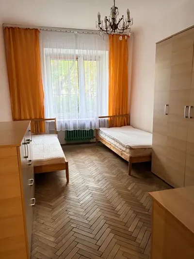 Trzypokojowe okolice Ronda Mogilskiego od zaraz dla 3 studentek bezpośrednio od wlasciciela