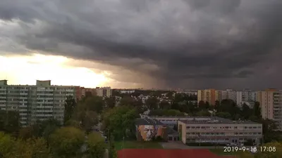 2 niezależne pokoje, dużo szaf (m-sce na 2 rowery). Metro-bus-tramwaj-S8-pociąg. Park i Las. Ul. Rembielińska, Bródno.