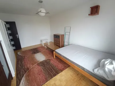 Duży pokój z balkonem 6m2 przy metrze Dworzec Wileńska i Szwedzka - miniatura 2
