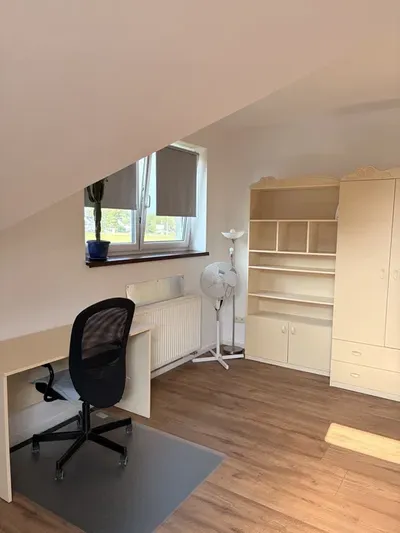 Samodzielne studio z aneksem, łazienką i osobnym wejściem - miniatura 3