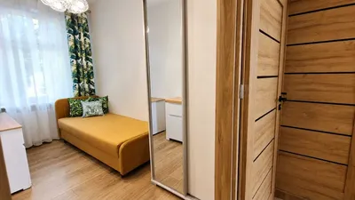 Pokój vis-à-vis bramy wjazdowej do szpitala i uczelni PUM – bez dojazdów - miniatura 2