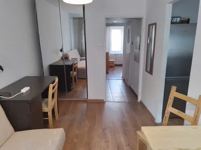 Dwa pokoje, 32m2, koszt najmu 2000zł+czynsz 485zł + media