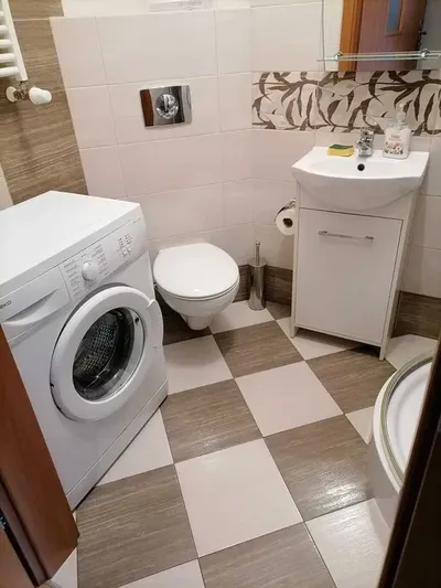 Wynajmę kawalerkę studentce 35m2