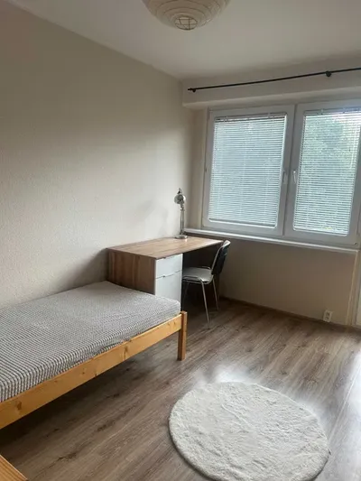 Pokój z balkonem ul. Gagarina przy UMK - miniatura 2
