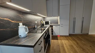 Nowe 2 pok. 45 m², balkon, Magnolia, wszystkie media i internet w cenie | BEZPOŚREDNIO / biuro do pracy, rowerownia, pełne wyposażenie - miniatura 3