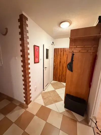 Mieszkanie 3 pokoje 65m2 - miniatura 2