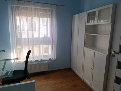 Przytulny pokój jednoosobowy na Morenie – Lema 15, umeblowany, gotowy do zamieszkania!