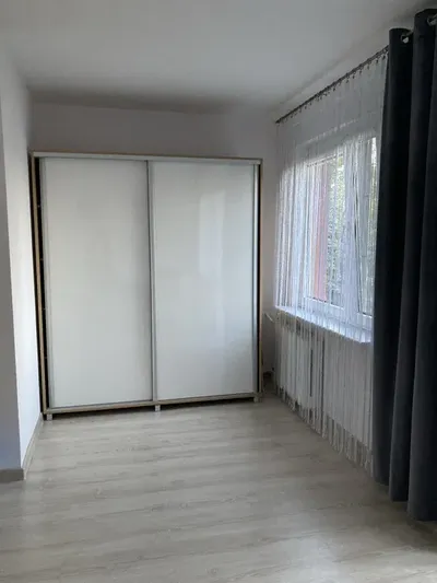 Pokój jednoosobowy lub dla pary z balkonem - PADEREWSKIEGO 1B (przy Rejtana) - miniatura 4