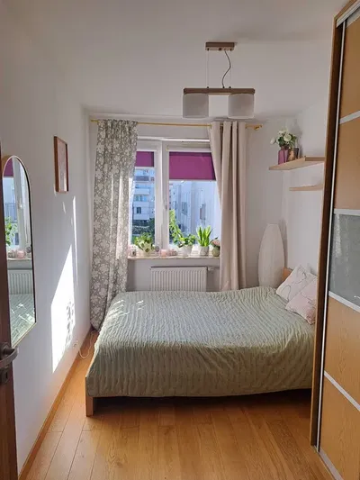 Wynajmę mieszkanie 45.6m2 (salon z aneksem, sypialnia) z dużym balkonem - miniatura 2