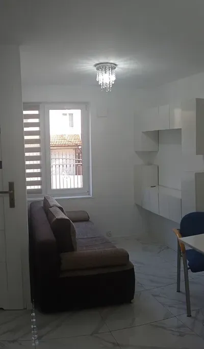 Wynajmę kawalerkę w Toruniu. - miniatura 2