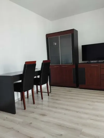 Duży jasny pokój na wynajem blisko UMK od zaraz - miniatura 2
