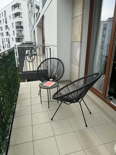Wynajmę ładne 2-pokojowe mieszkanie z balkonem na nowoczesnym osiedlu "Nowa Saska Kępa" - miniatura 2