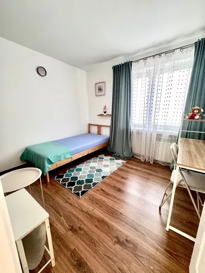 Wynajmę pokój dla studentów lub osób pracujących niepalących - miniatura 2