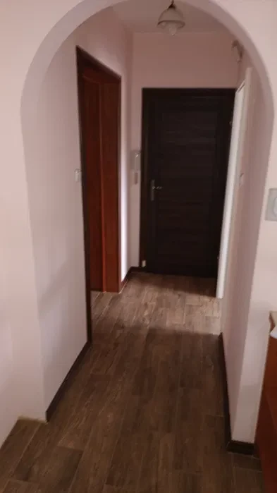 Mieszkanie trzypokojowe do wynajęcia - 1/8