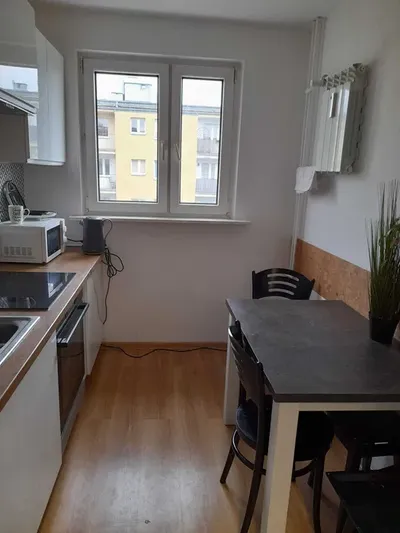 Oferuję na wynajem jednoosobowy pokój z balkonem w mieszkaniu na Powstańców Śląskich w Bydgoszczy - miniatura 3