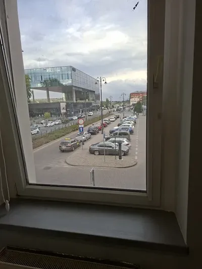 Bezpośrednio statni pokój dla studentki, tuż przy dworcu Bydgoszcz Główna - miniatura 2