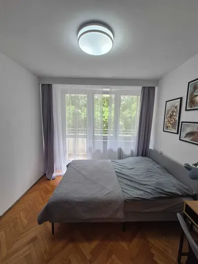 Przytulne 2 pokoje z dużym balkonem 53m2 | Centrum Katowic, ul. Mikołowska 39B - miniatura 3