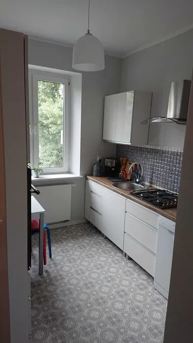Pokój studencki na wynajem, ul. Jesionowa (Wrocław, Krzyki, Tarnogaj), bardzo dobrze skomunikowany. - 1/6