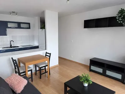 Do wynajęcia komfortowe 2-pokojowe mieszkanie 44 m² – Czyżyny, os. II Pułku Lotniczego - miniatura 2