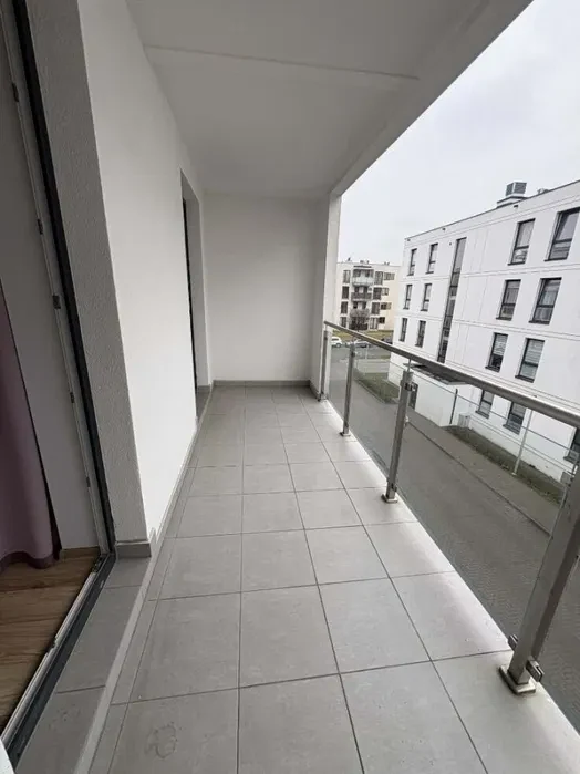 Wynajmę kawalerkę gęsia 35 z garażem podziemnym - 1/8