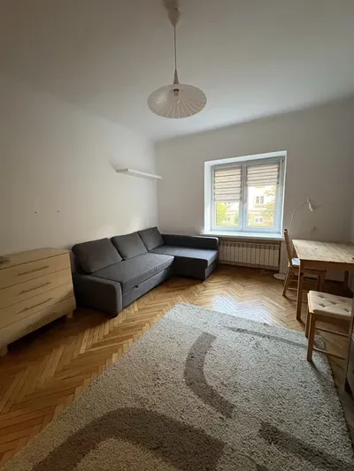 Kawalerka w okolicach pl. Hallera - miniatura 3