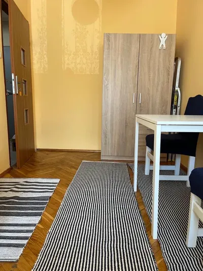 Wynajem pokoju studentce - miniatura 2