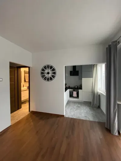 Przytulna kawalerka z balkonem os. Baranówka - miniatura 2