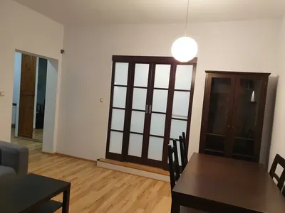 Przestronne mieszkanie przy stacji Metro Zacisze - miniatura 3