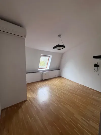 Mieszkanie w cichej okolicy. 2 pokoje plus antresola. Klimatyzacja. - miniatura 2