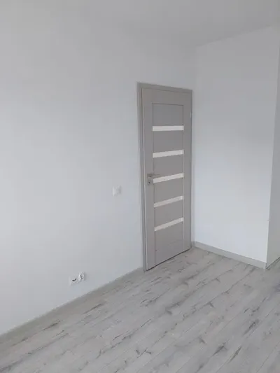 Wynajmę mieszkanie Nowe do własnej aranżacji salon z kuchnią-pokój-łazienka 40-m2. - miniatura 5