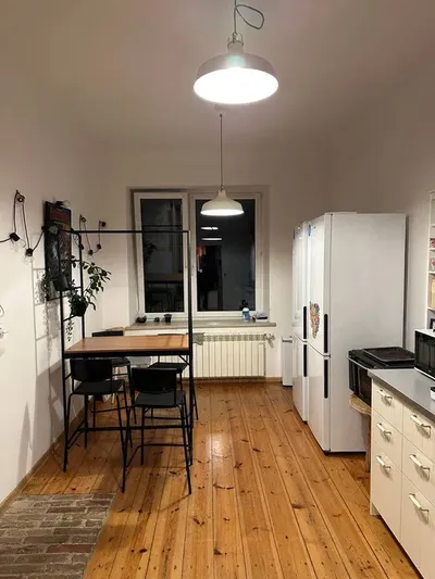 Room with private bathroom & kitchen, bills included – Warsaw - miniatura 2